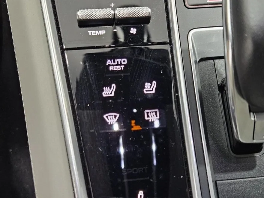 2020 Porsche Panamera GTS photo 22