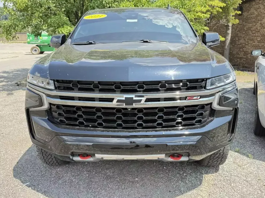 2021 Chevrolet Suburban Z71 photo 1