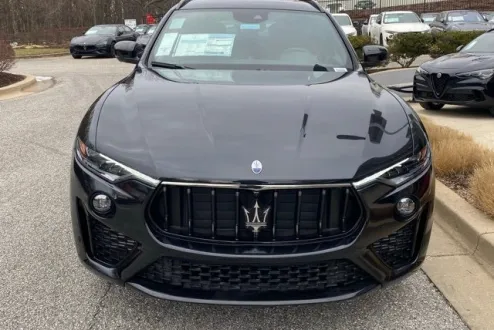 2024 Maserati Levante Modena photo 3