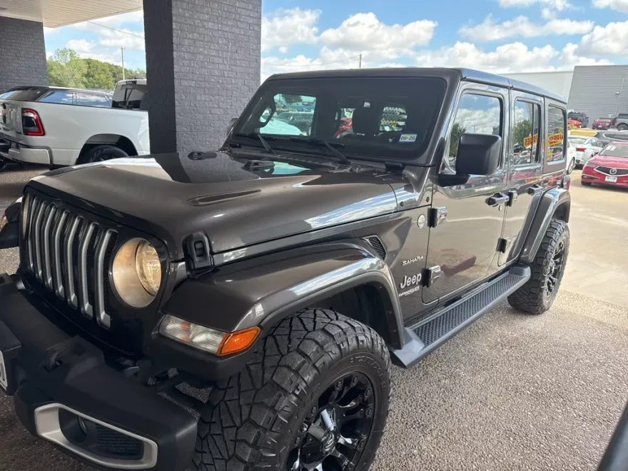 2022 Jeep Wrangler Unlimited Sahara photo 1
