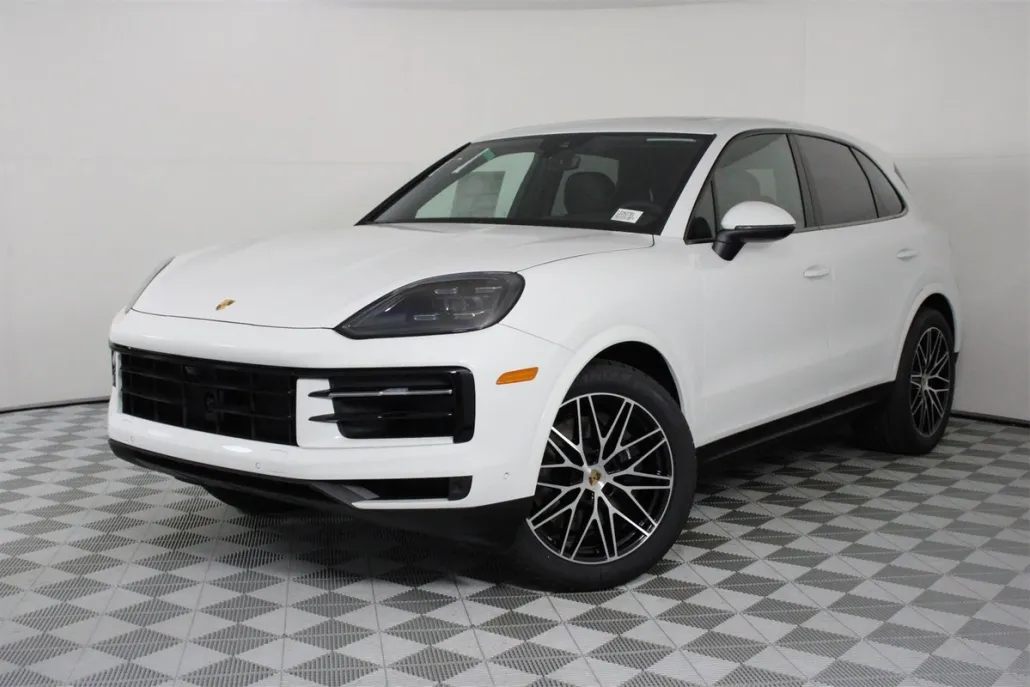 2025 Porsche Cayenne photo 1