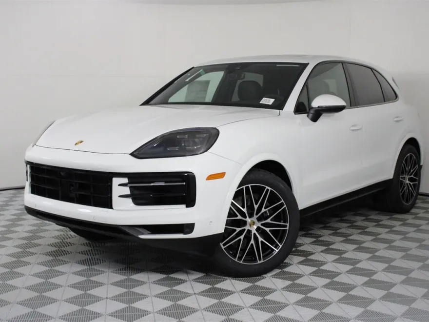 2025 Porsche Cayenne photo 1