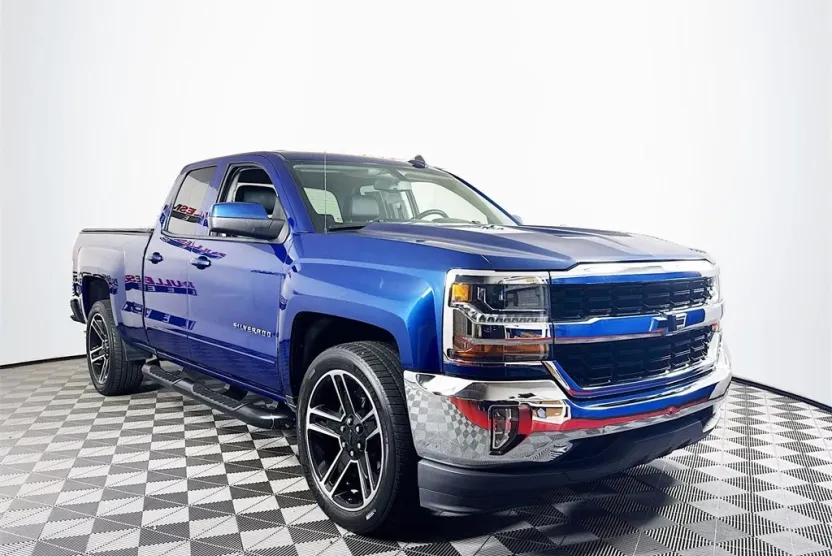 2017 Chevrolet Silverado 1500 photo 1