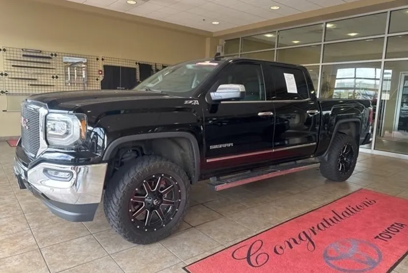 2017 Gmc Sierra 1500 SLT photo 1