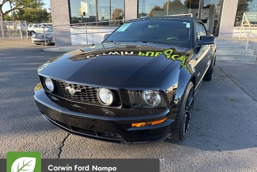 2005 Ford Mustang GT Premium photo 1