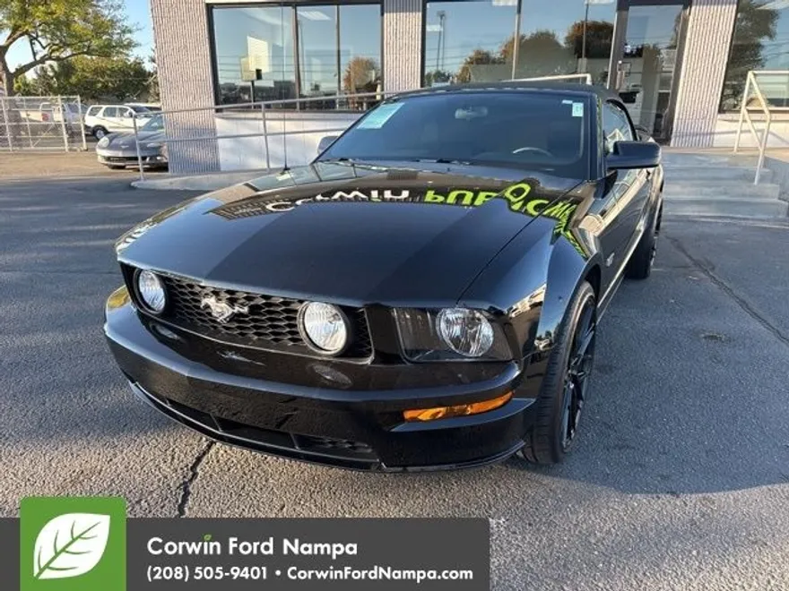 2005 Ford Mustang GT Premium photo 1