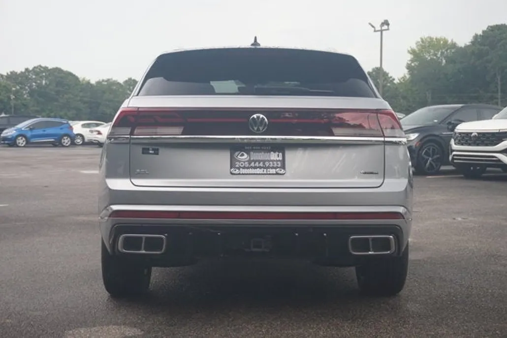 2024 Volkswagen Atlas Cross Sport SEL Premium R-Line photo 1