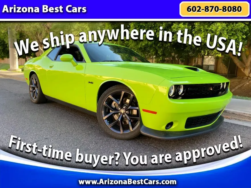 2023 Dodge Challenger R/T photo 1