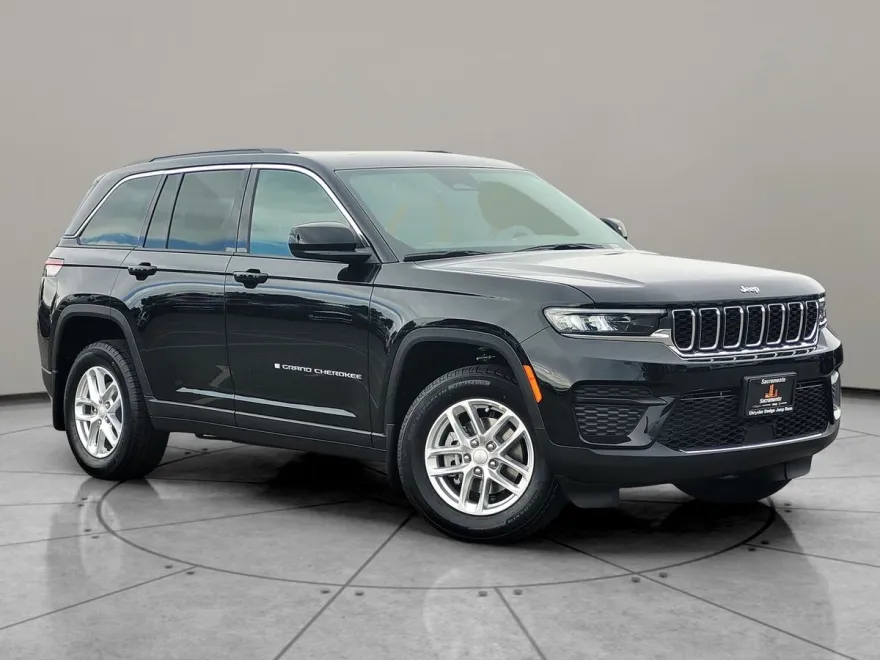 2025 Jeep Grand Cherokee Laredo Altitude photo 1