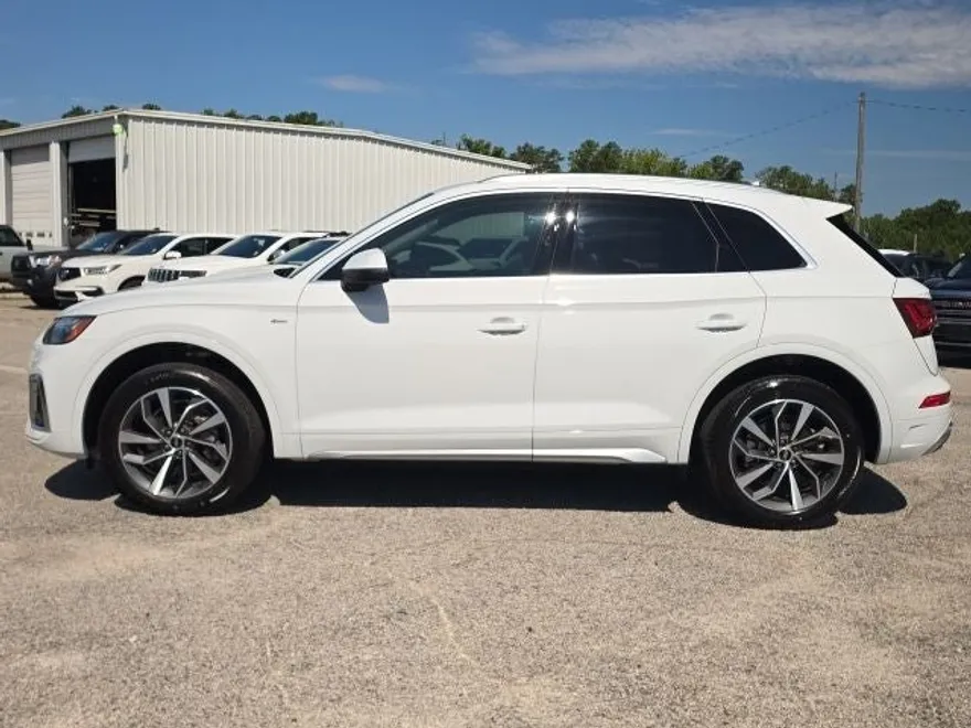 2022 Audi Q5 45 S line Premium photo 1