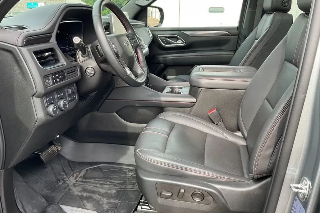 2023 Chevrolet Tahoe RST photo 1