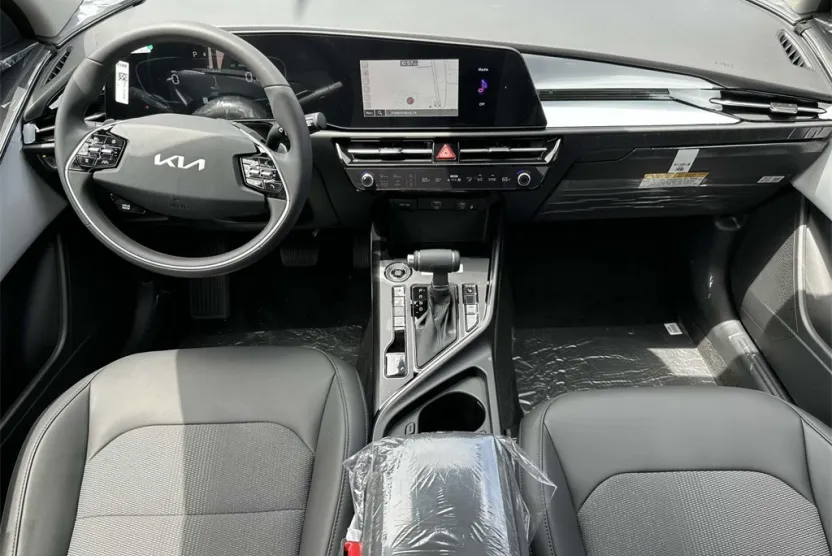 2025 Kia Niro EX photo 1