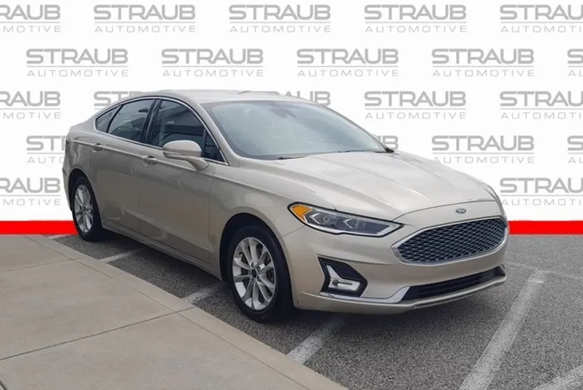 2019 Ford Fusion Energi Titanium photo 1