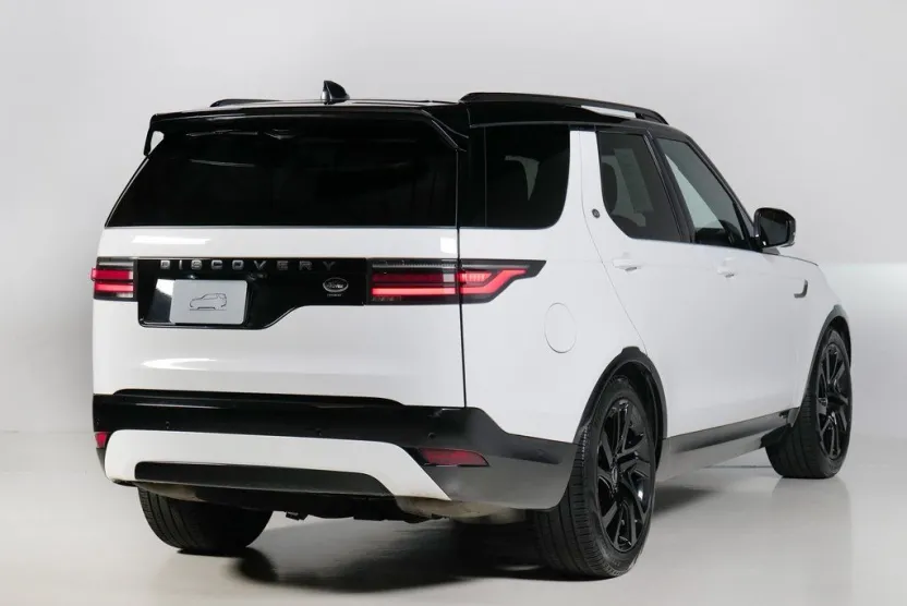 2021 Land Rover Discovery S photo 1