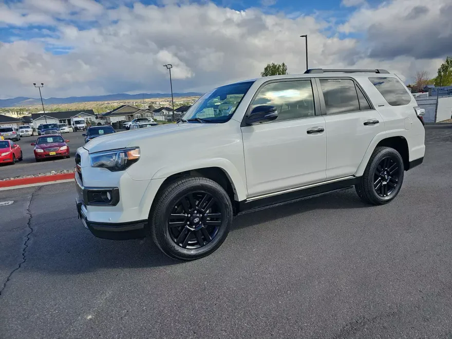 2020 Toyota 4Runner Limited photo 1