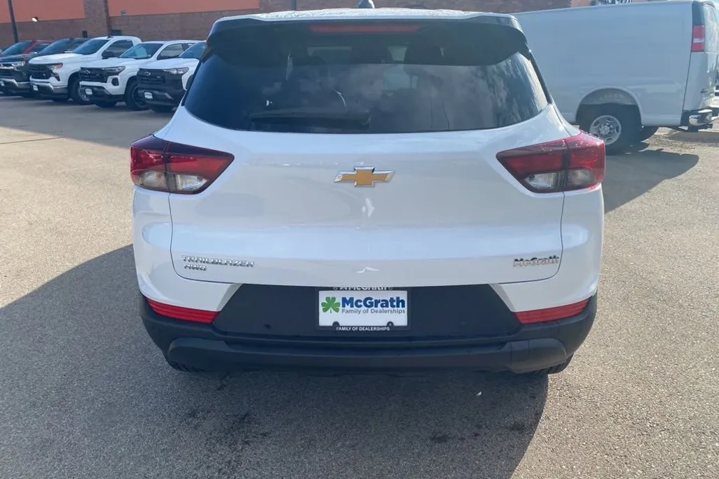 2026 Chevrolet Trailblazer LS photo 1