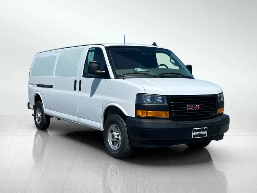 2023 Gmc Savana Cargo 2500 photo 1