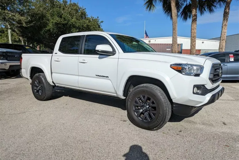 2023 Toyota Tacoma SR5 V6 photo 1