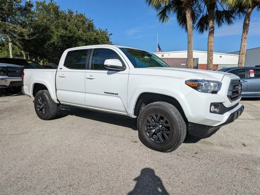 2023 Toyota Tacoma SR5 V6 photo 1