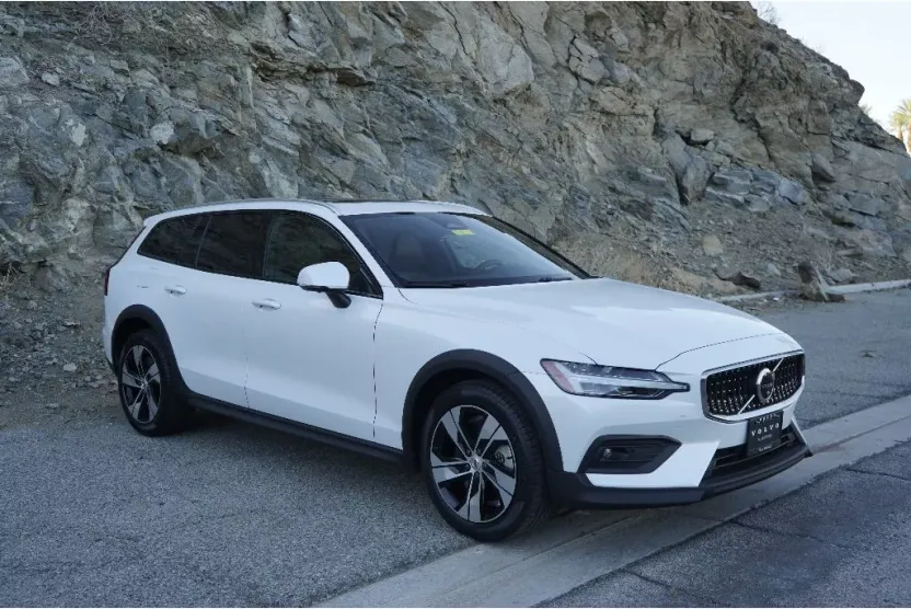 2024 Volvo V60 B5 photo 1