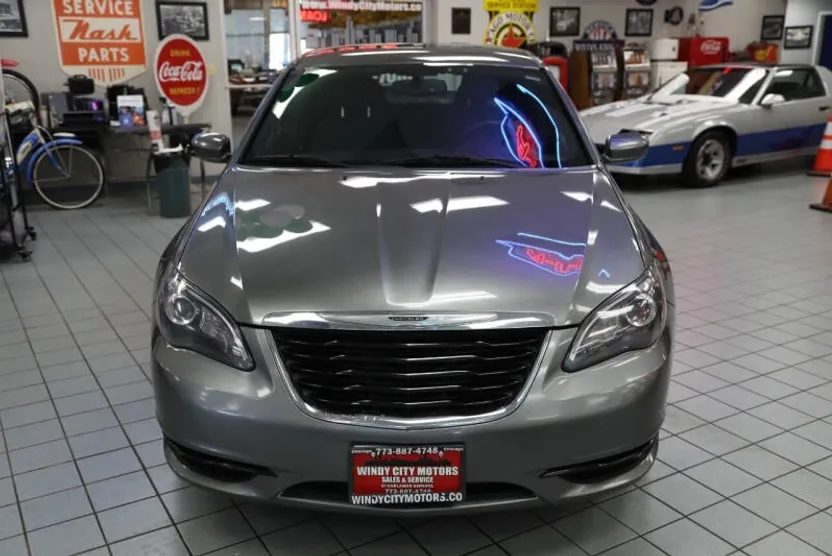 2012 Chrysler 200 Touring photo 1