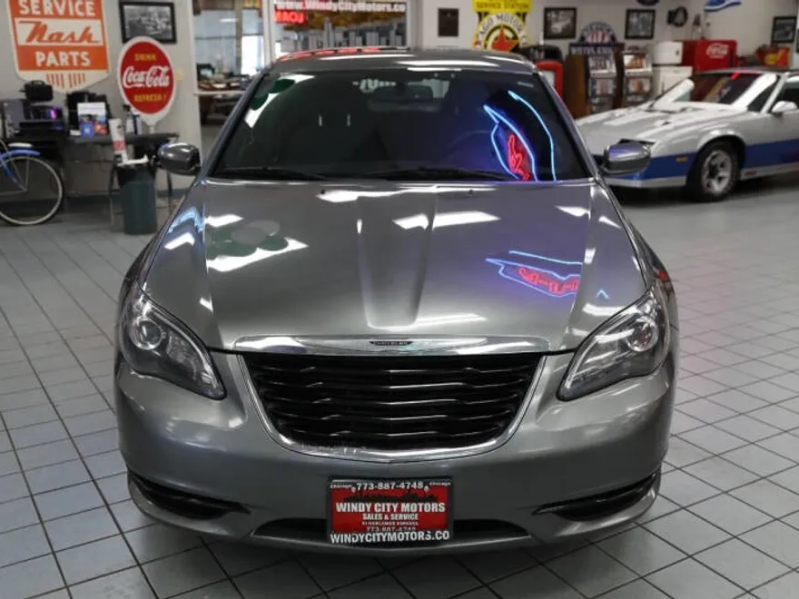 2012 Chrysler 200 Touring photo 1