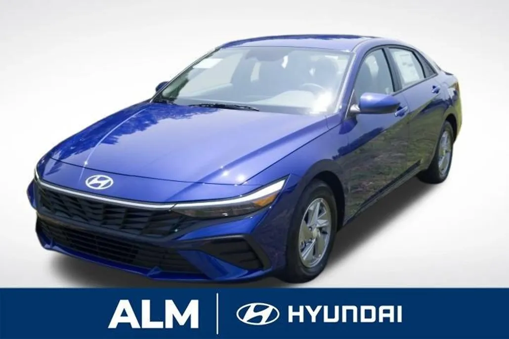 2025 Hyundai Elantra SE photo 1