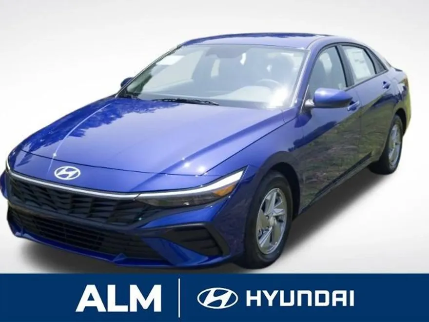 2025 Hyundai Elantra SE photo 1