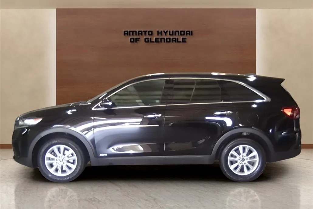 2019 Kia Sorento LX photo 1