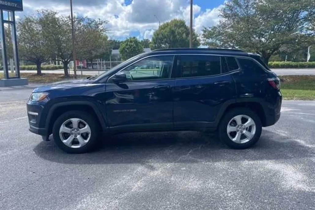 2020 Jeep Compass Latitude photo 1