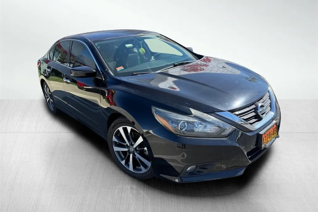 2016 Nissan Altima 2.5 SR photo 1