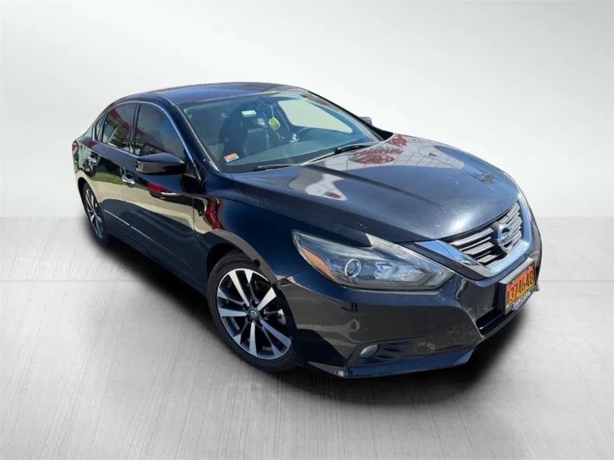 2016 Nissan Altima 2.5 SR photo 1