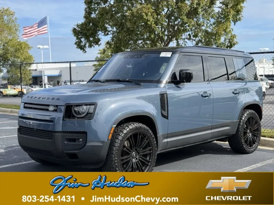2020 Land Rover Defender 110 SE photo 1