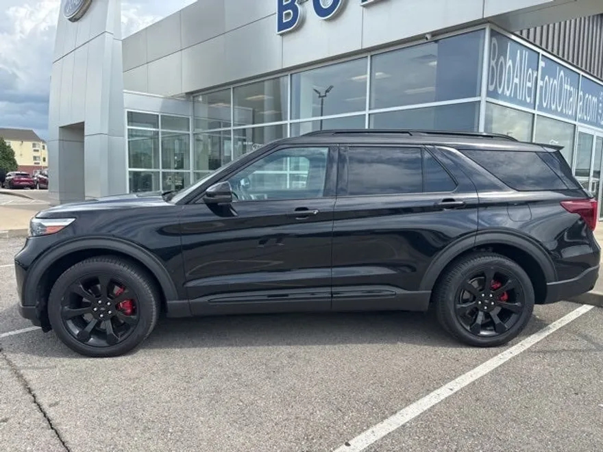 2020 Ford Explorer ST photo 1