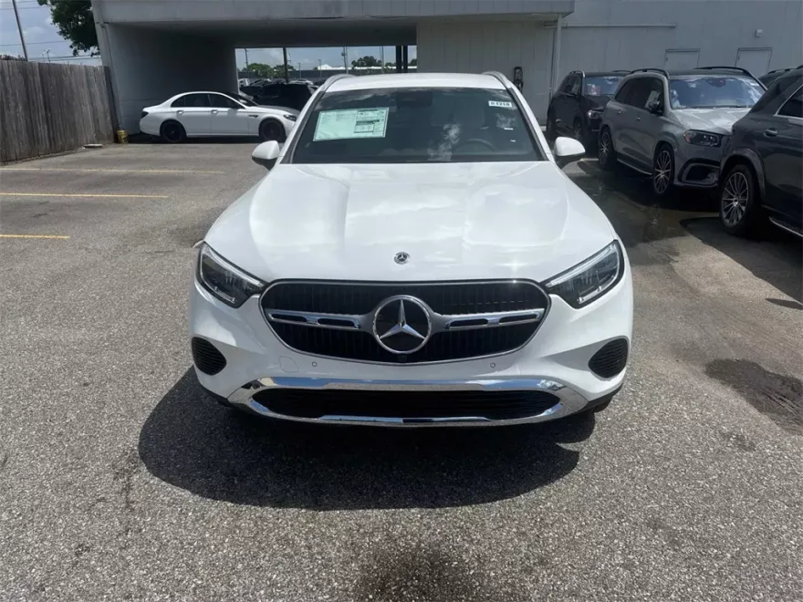 2025 Mercedes Benz GLC 300 4MATIC photo 1