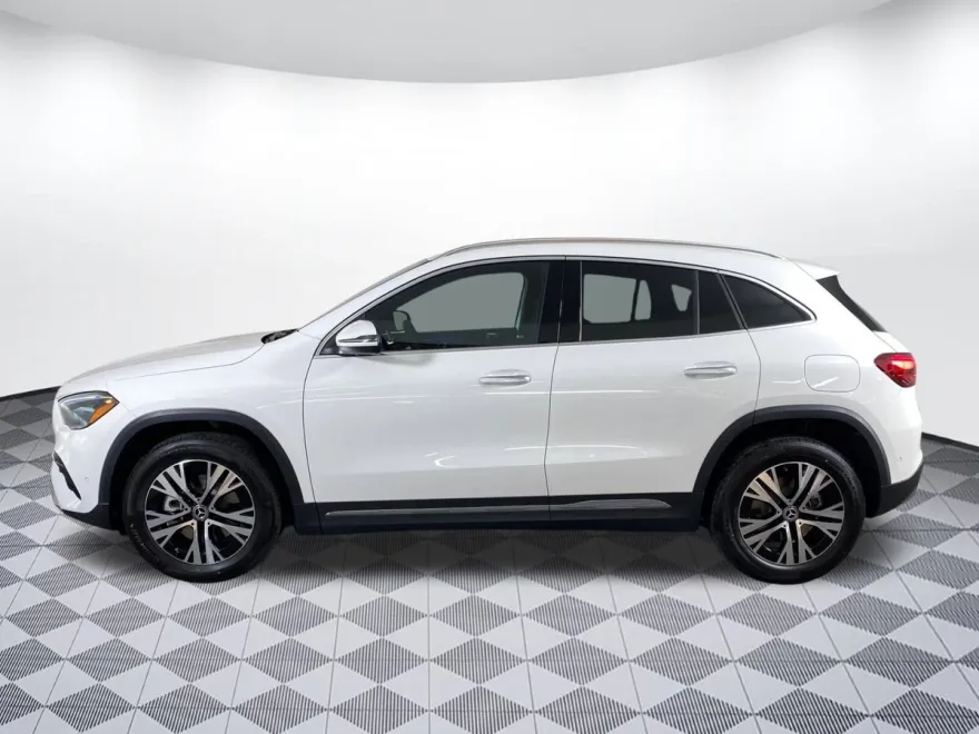 2026 Mercedes Benz GLA 250 4MATIC photo 1