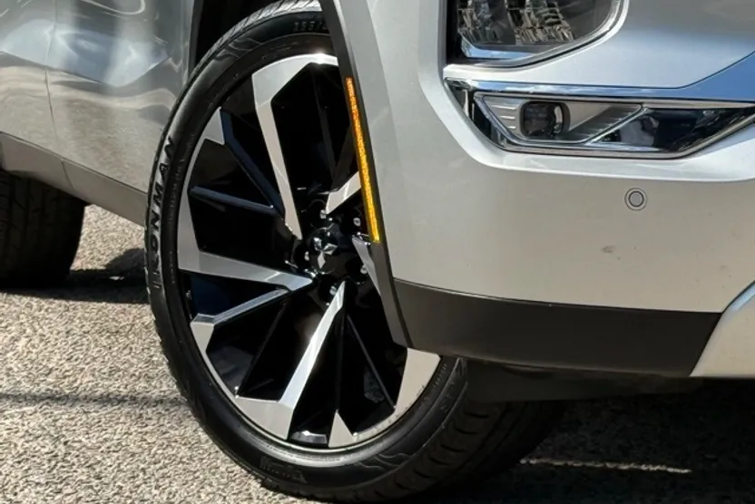 2024 Mitsubishi Outlander SE photo 1