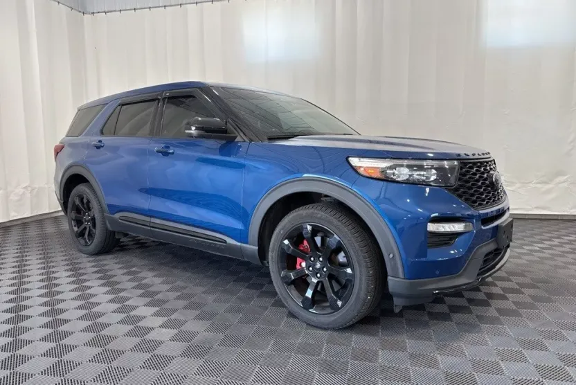 2021 Ford Explorer ST photo 1