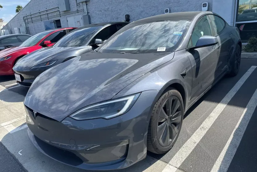 2022 Tesla Model S photo 1