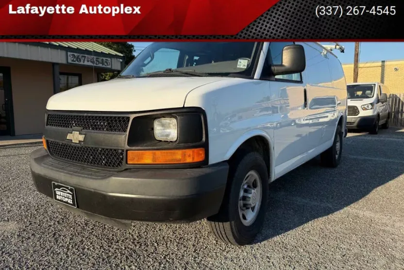 2016 Chevrolet Express photo 1