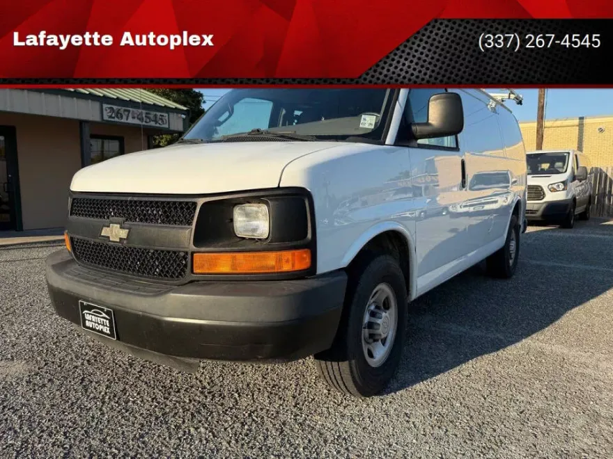 2016 Chevrolet Express photo 1