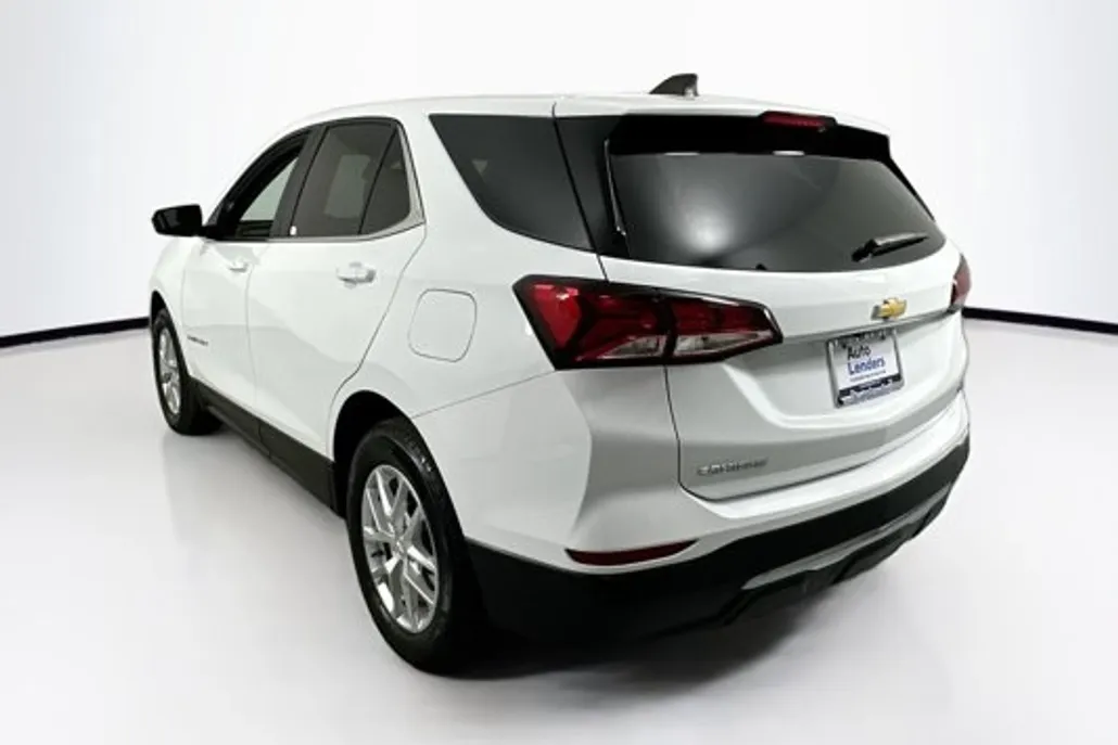 2022 Chevrolet Equinox LT photo 1