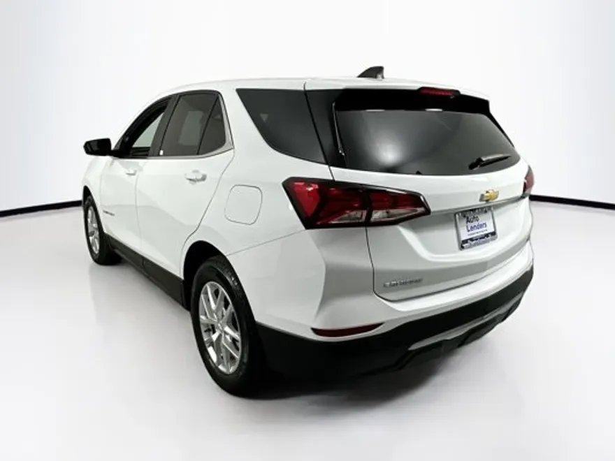 2022 Chevrolet Equinox LT photo 1