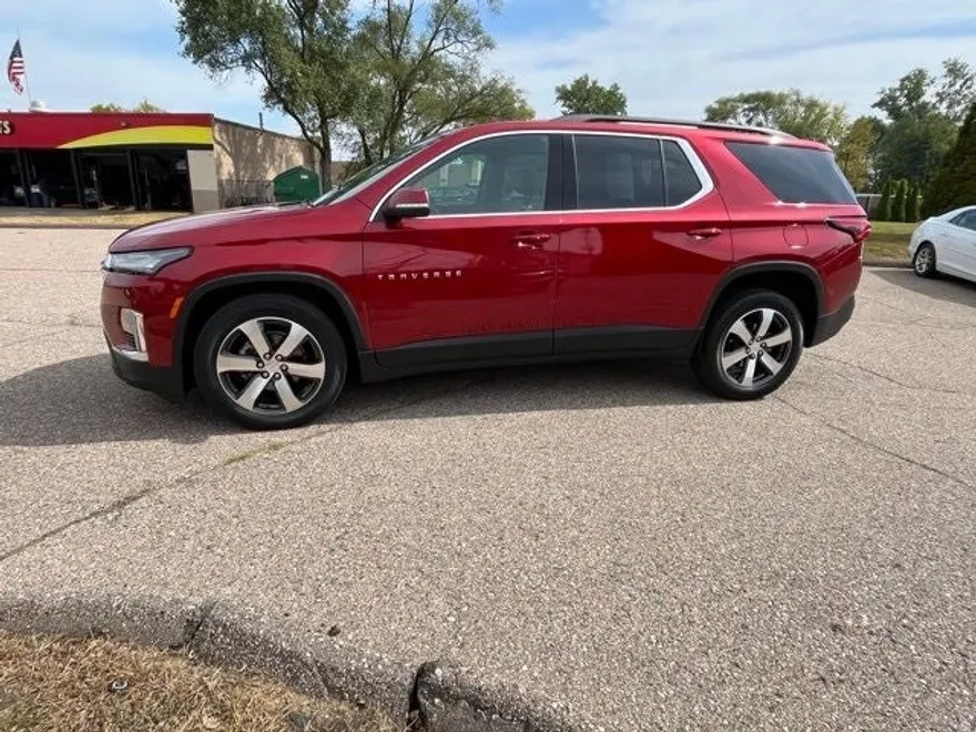2022 Chevrolet Traverse Leather photo 1