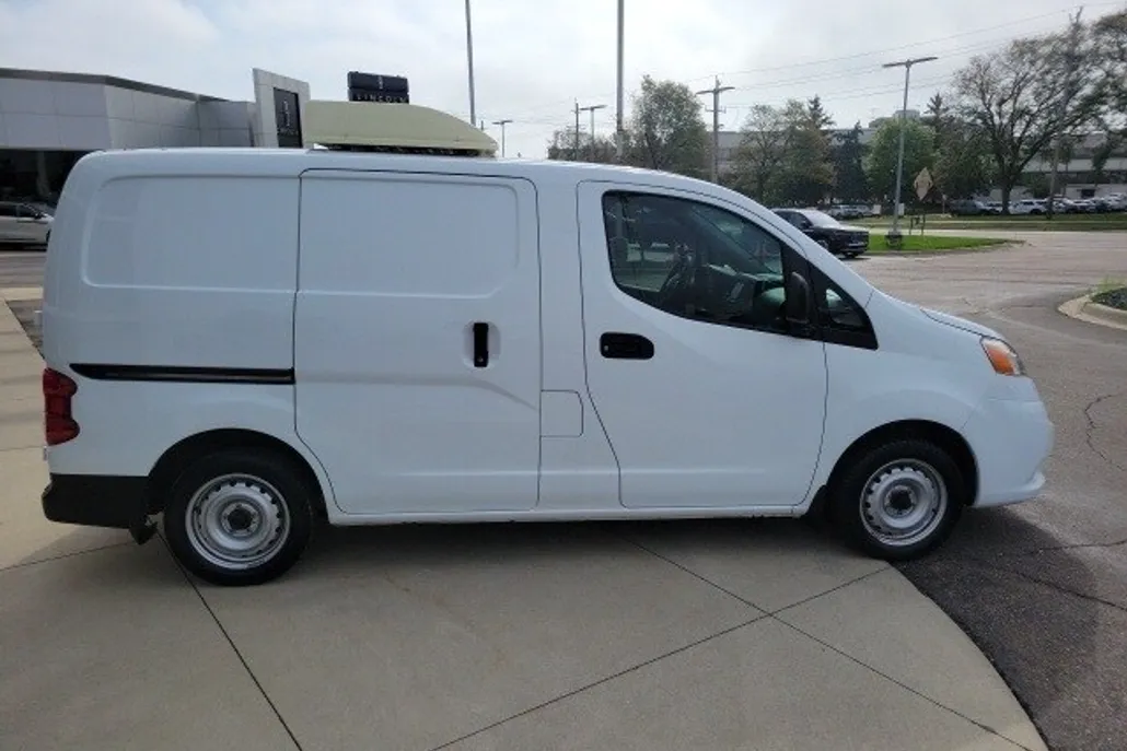 2020 Nissan NV200 S photo 1