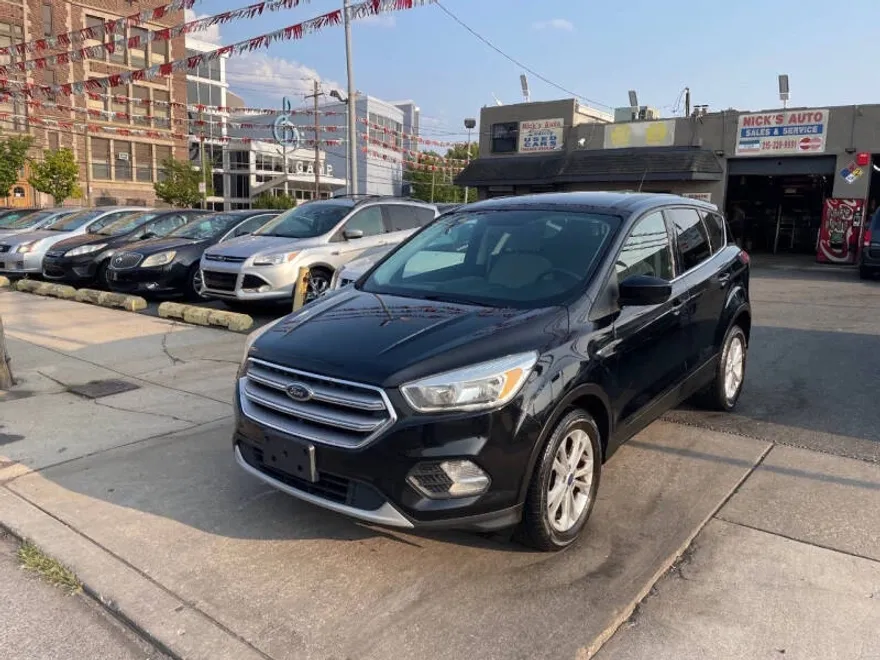2017 Ford Escape SE photo 1