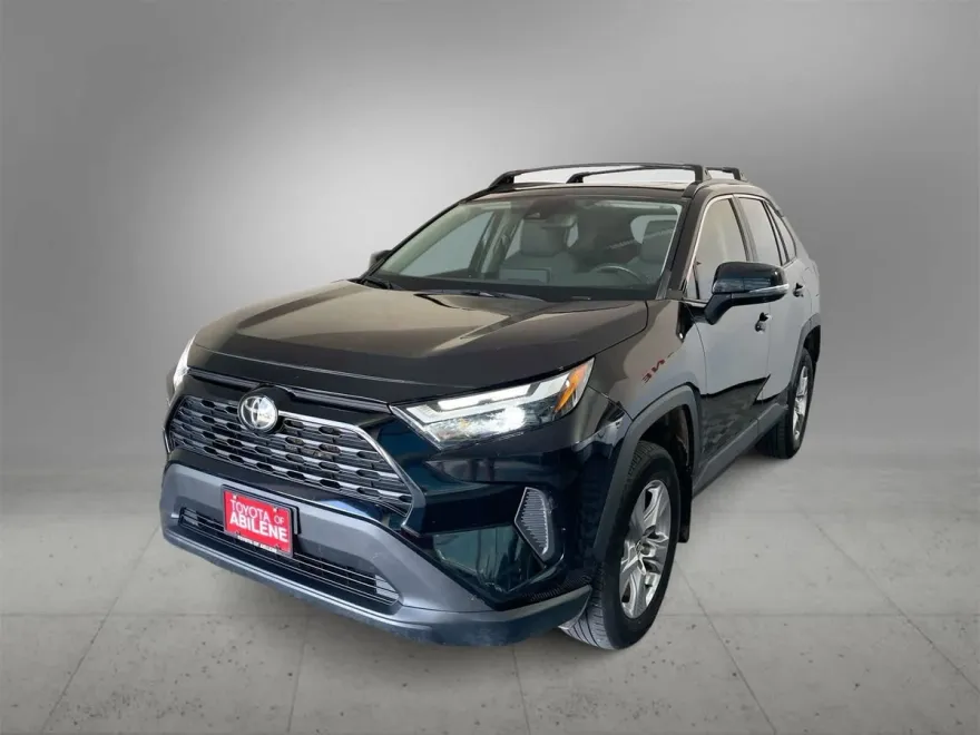 2023 Toyota RAV4 XLE photo 1