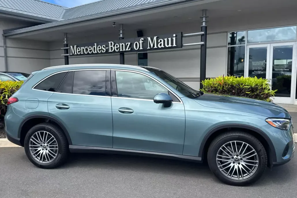 2025 Mercedes Benz GLC 300 photo 1