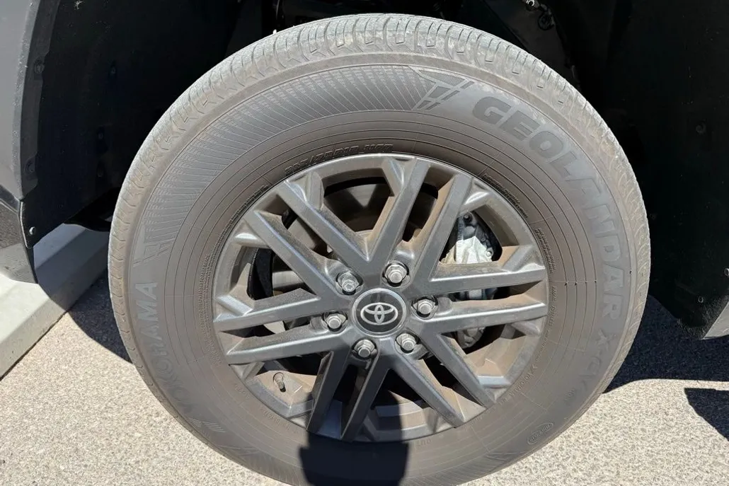 2025 Toyota Tundra SR5 photo 1