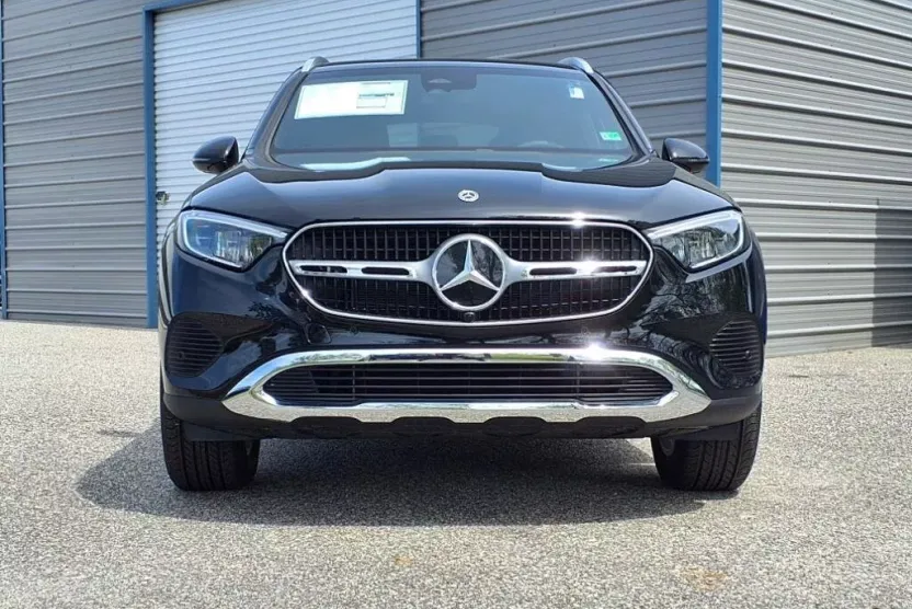 2025 Mercedes Benz GLC 300 4MATIC photo 1